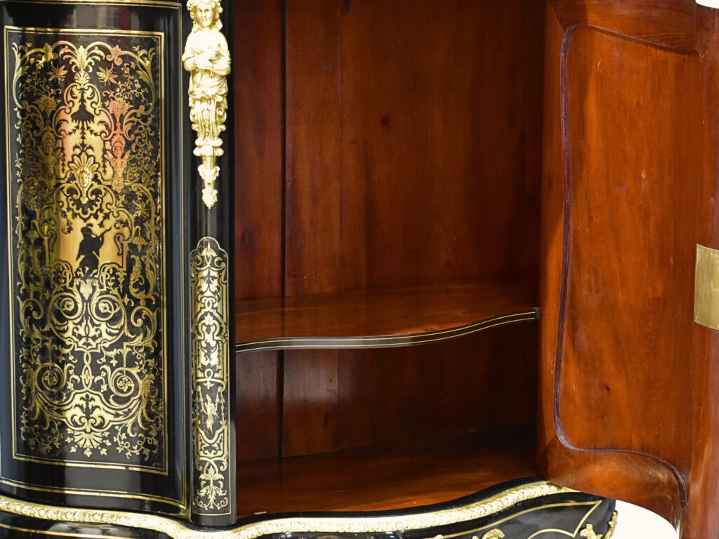 Антикварний комод у стилі Буль (Boulle)