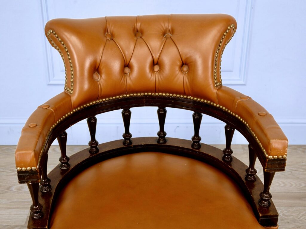 IMG_6200 Вінтажне крісло в стилі Chesterfield