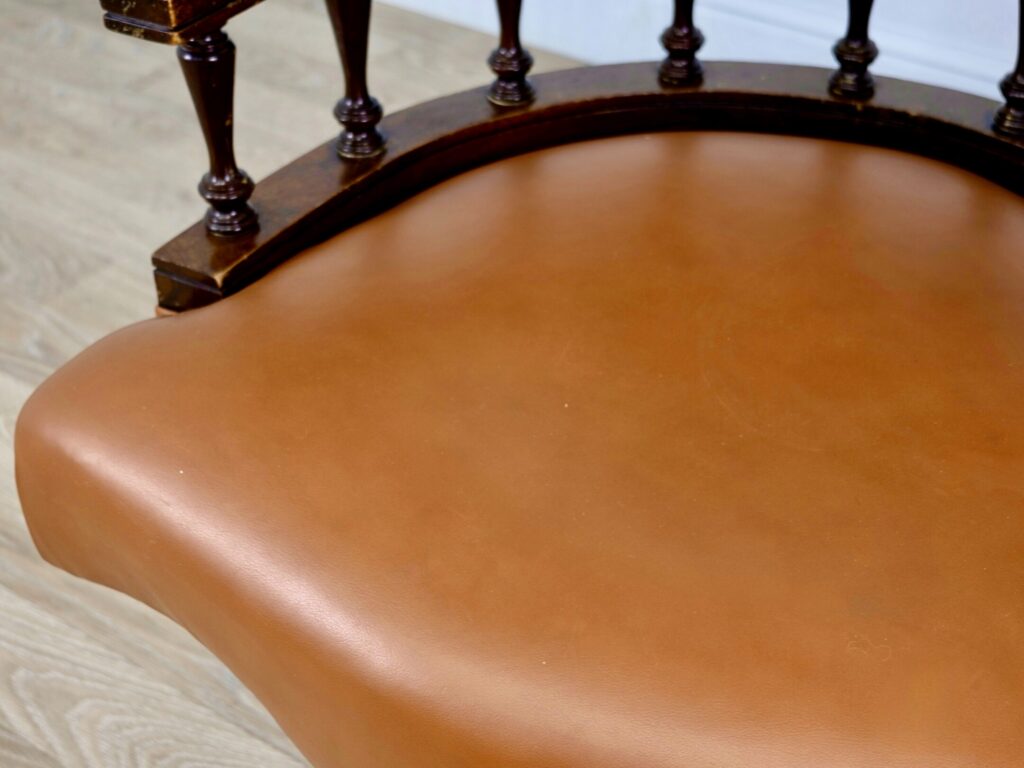 IMG_6203 Вінтажне крісло в стилі Chesterfield
