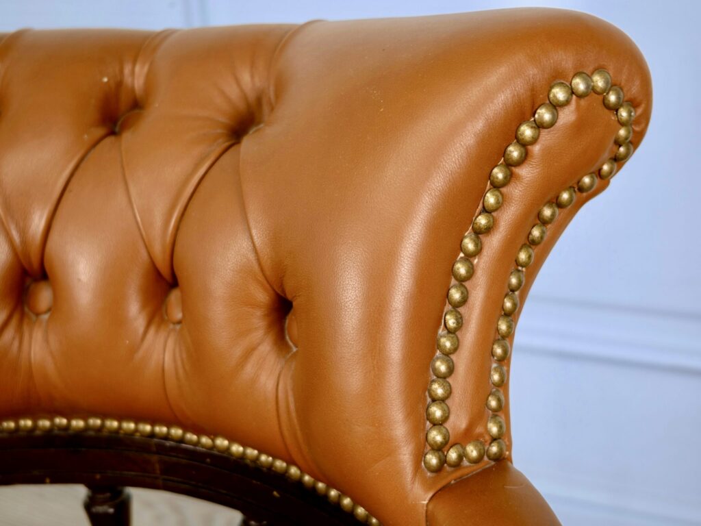 IMG_6204 Вінтажне крісло в стилі Chesterfield