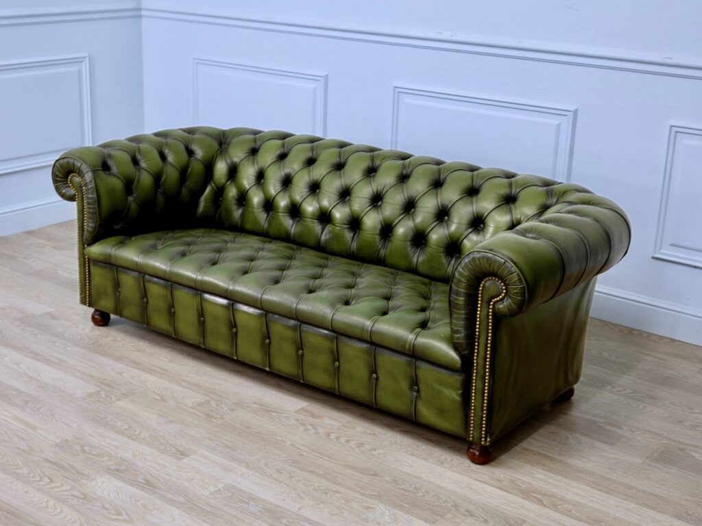 IMG_8222 Вінтажний диван Честерфілд (Chesterfield)