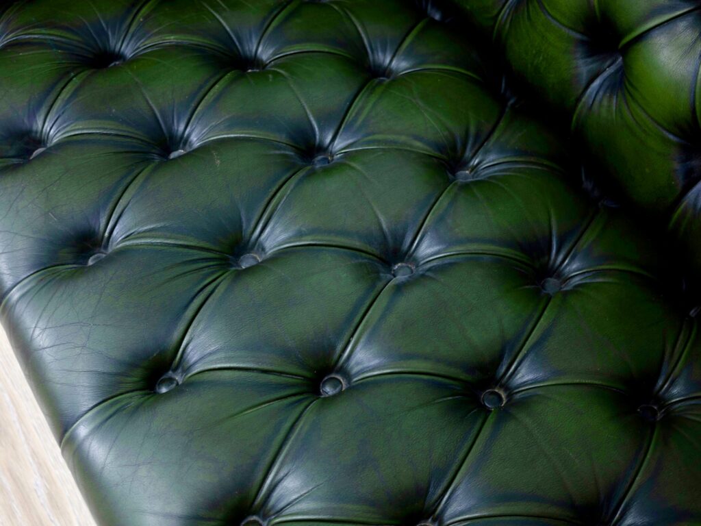 IMG_8227 Вінтажний диван Честерфілд (Chesterfield)