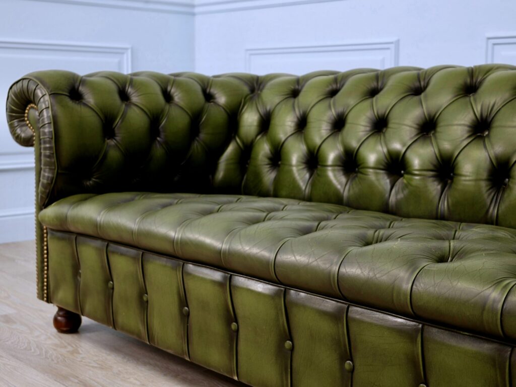 IMG_8230 Вінтажний диван Честерфілд (Chesterfield)