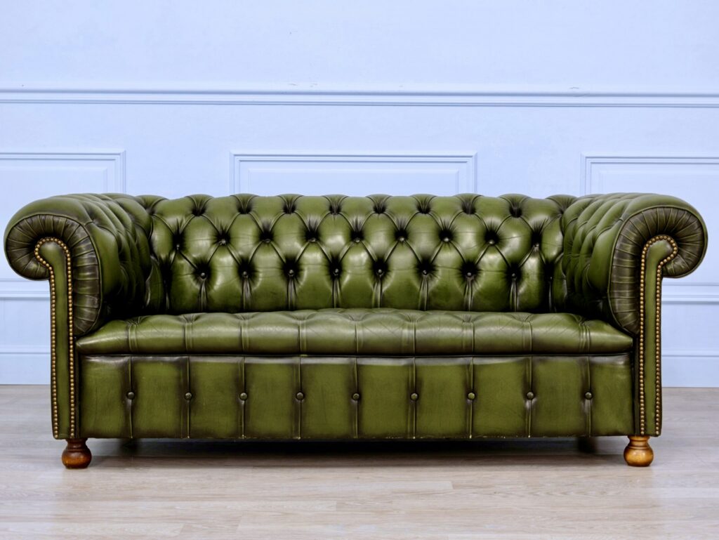 IMG_8377 Вінтажний диван Честерфілд (Chesterfield)