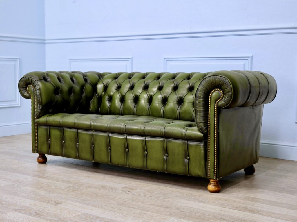 IMG_8379 Вінтажний диван Честерфілд (Chesterfield)