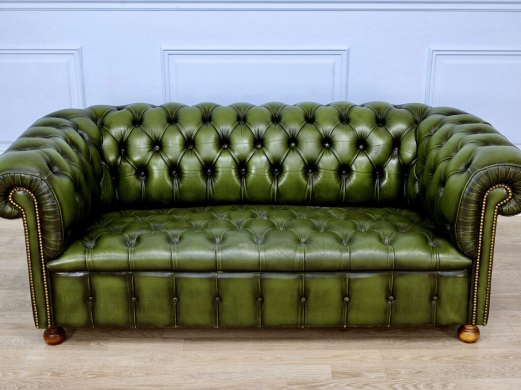 IMG_8380 Вінтажний диван Честерфілд (Chesterfield)