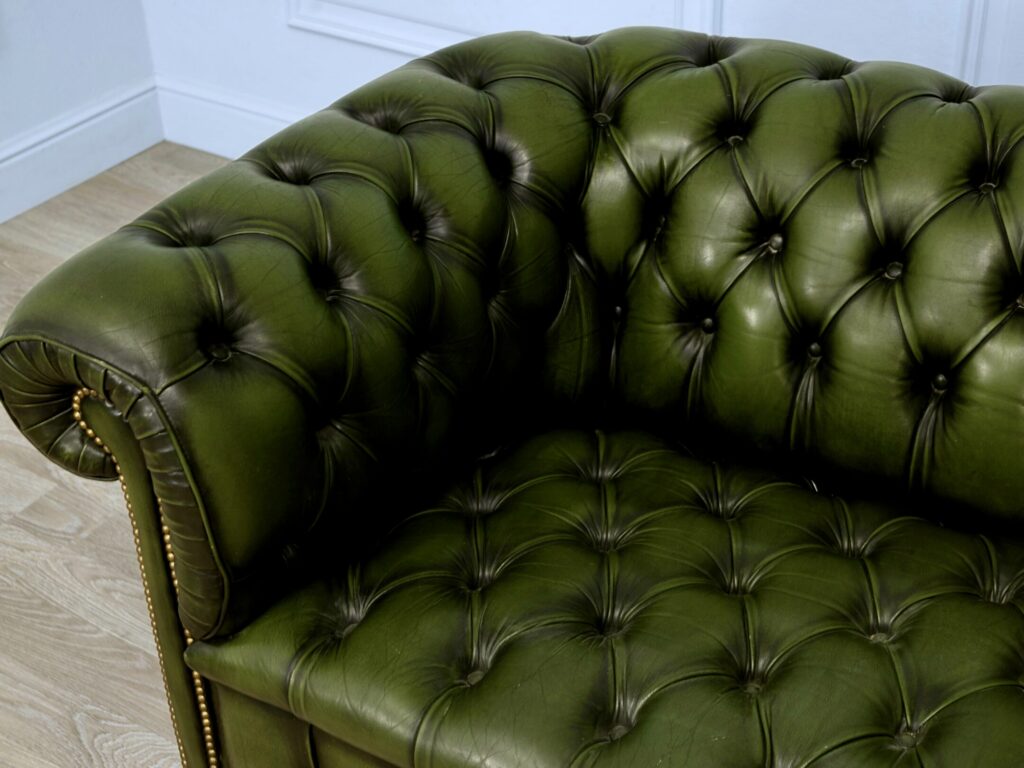 IMG_8383 Вінтажний диван Честерфілд (Chesterfield)
